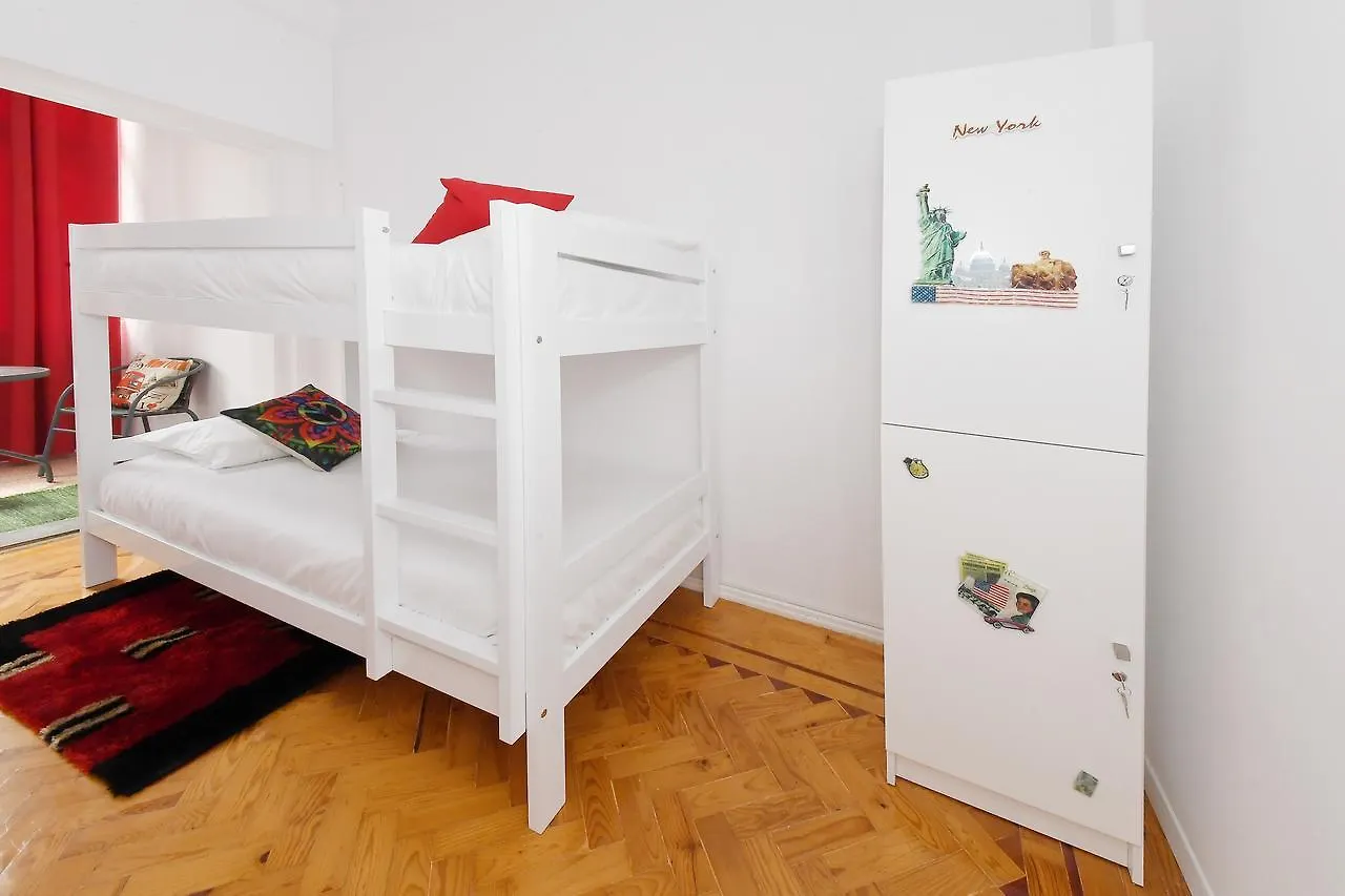 ליסבון Royalty Hostel 0*,