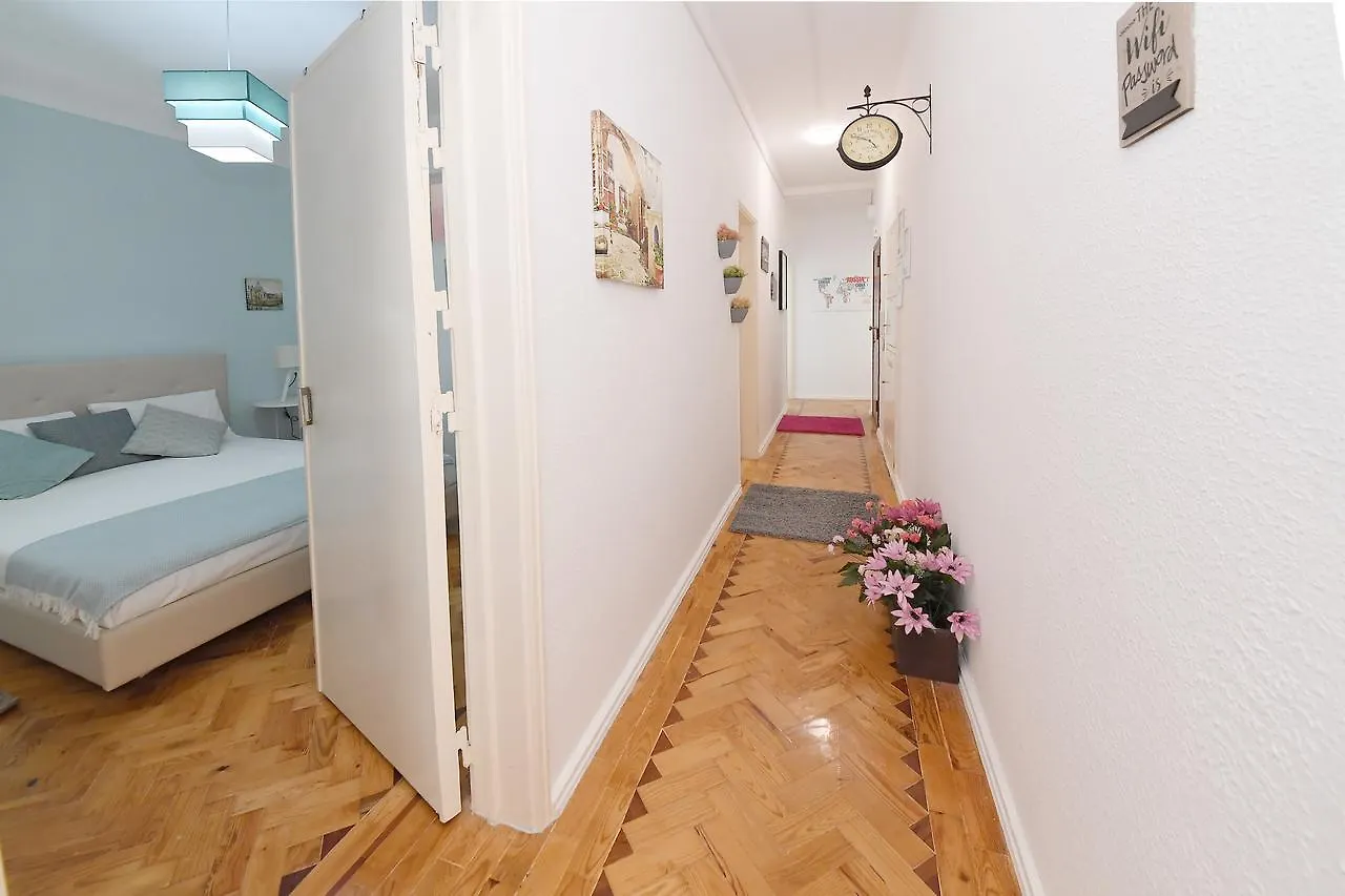 ליסבון Royalty Hostel פורטוגל