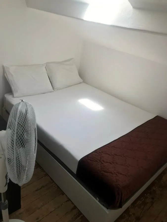 ליסבון Royalty Hostel