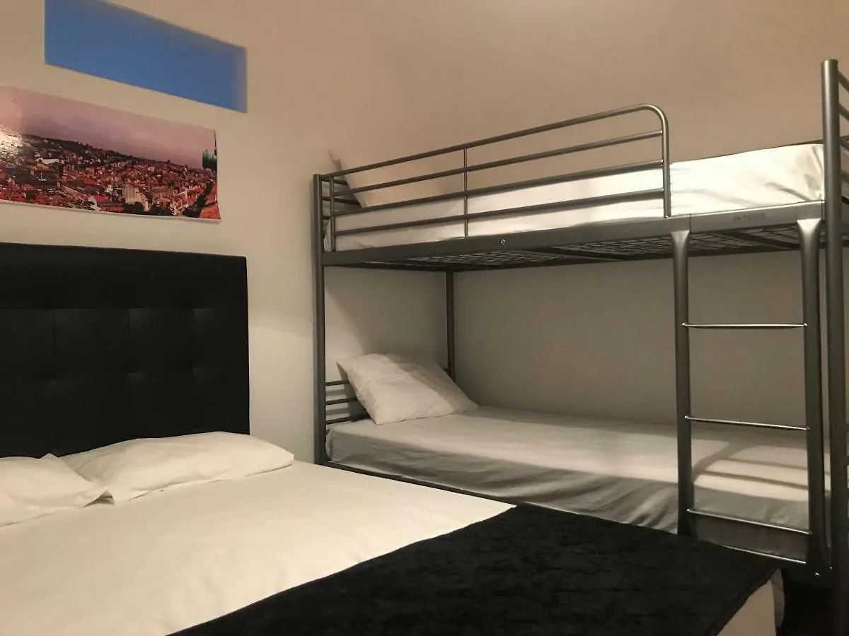 ליסבון Royalty Hostel